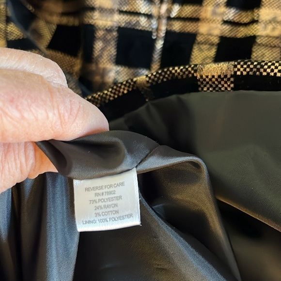 Birch Hill black velvet, metallic coat. Size XL. - Picture 7 of 7